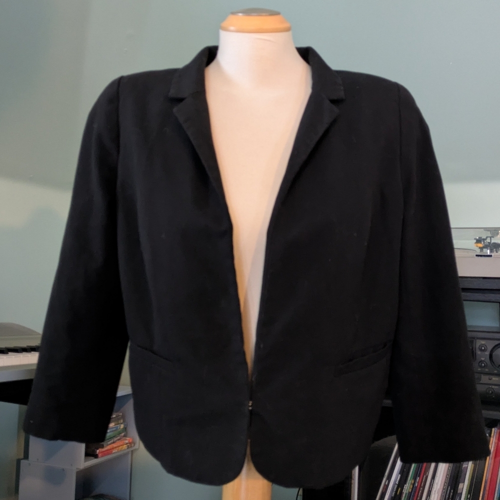 Women's H&M Cropped Black Blazer